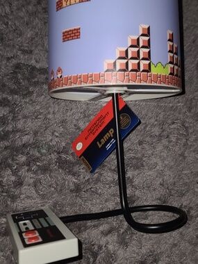 Paladone Nintendo Super Mario Bros Lamp - Retro Decor Light for Game or Bedroom